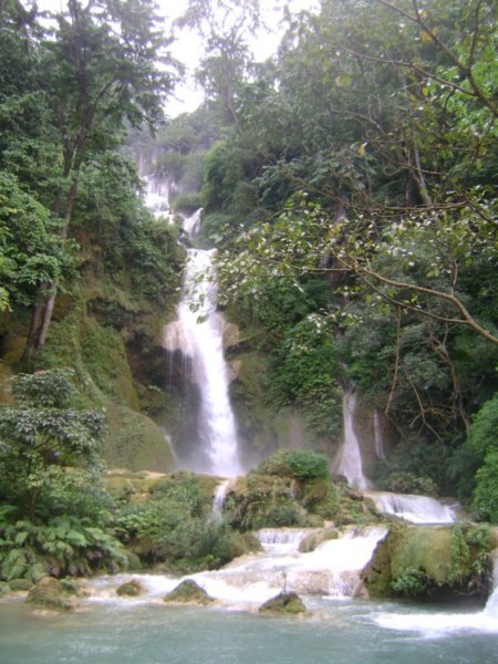 Tat Kuang Si-extreme waterfalling