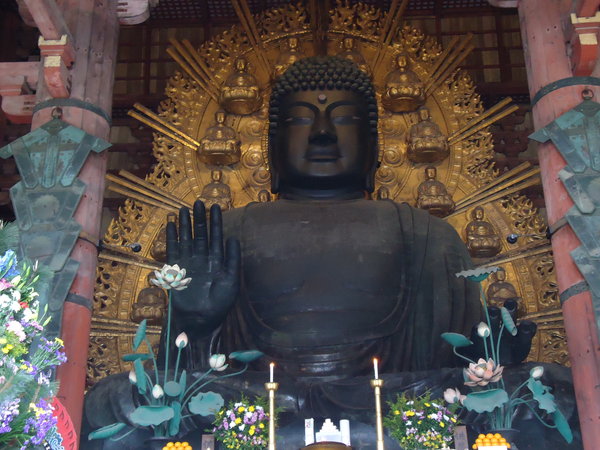 Giant Buddha himself