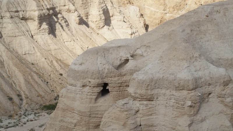 Dead Sea Scrolls cave 