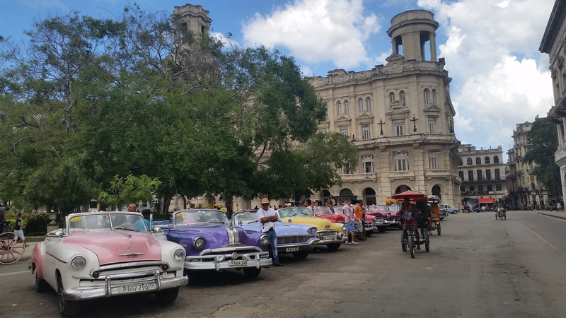 Havana-old american cars now taxis