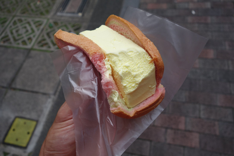 Durianová zmrzlina v chlebu