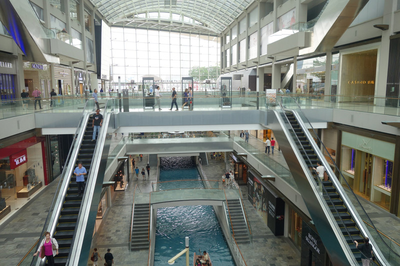 Singapuru dominují nákupní centra