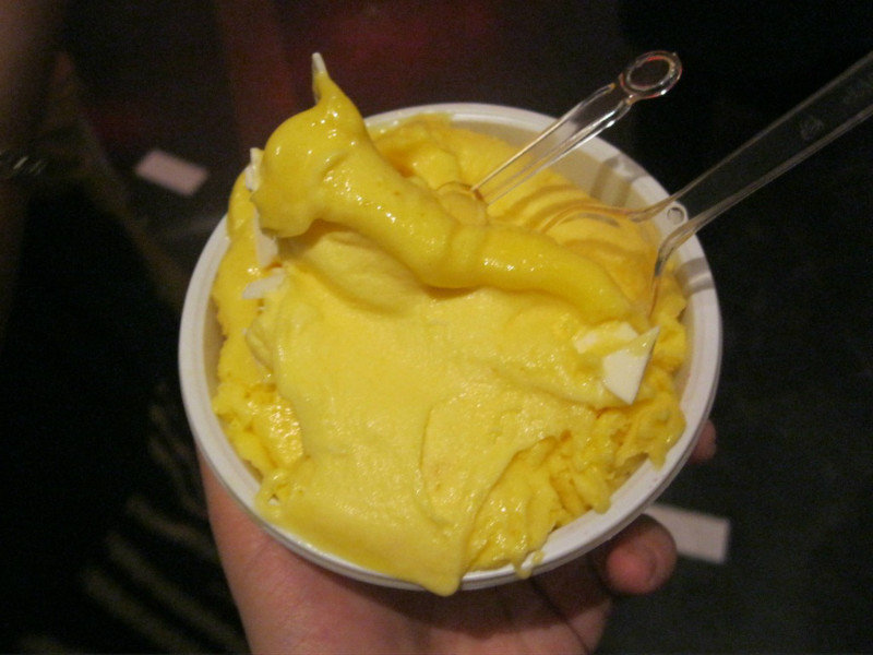Saffron ice-cream
