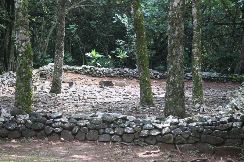 Tahitian burial memorial