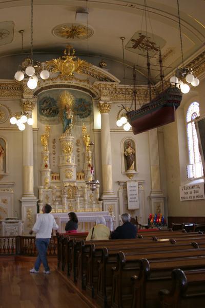 Inside Église Notre-Dame-des-Victoires