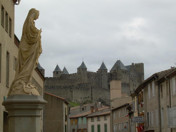 La Bonne Mere and a Fairy Tale Castle