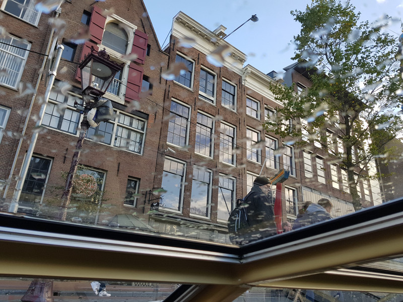 Eine Bootsfahrt durch Amsterdam - Anne Frank Haus.