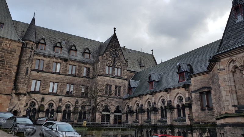 Die alte Universität mit der Universitätskirche in Marburg.