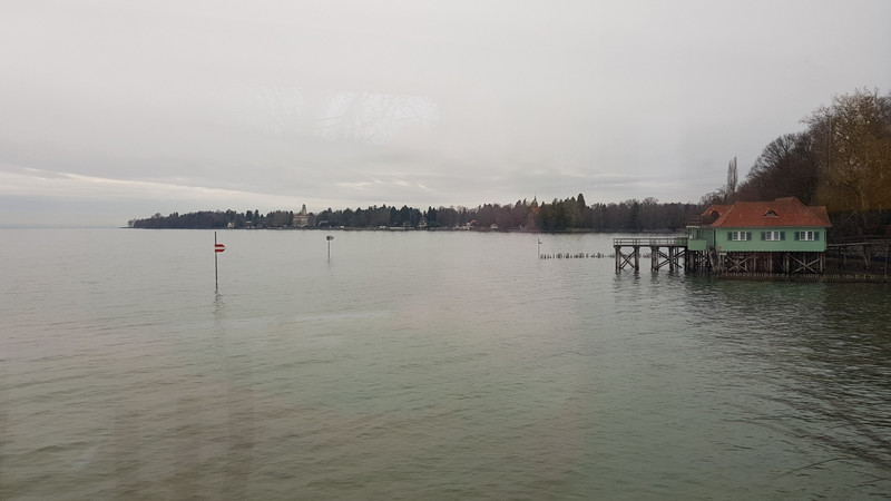 Einfahrt mit dem Eurocity nach Lindau am Bodensee.