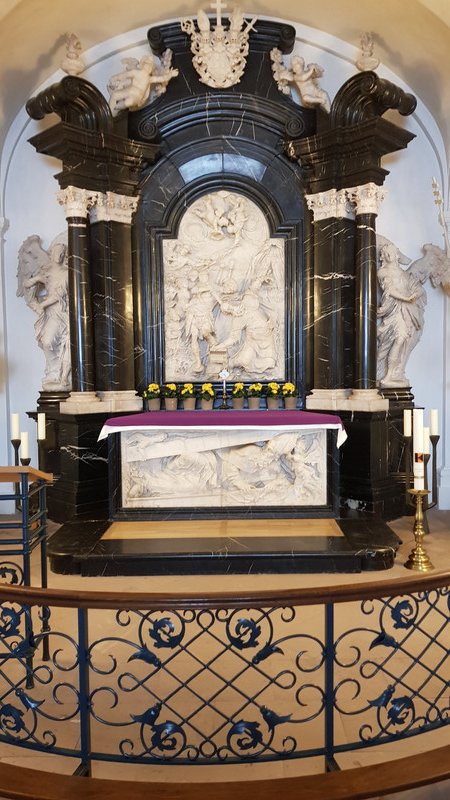 Grab des Heiligen Bonifatius im Dom zu Fulda.