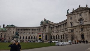 Am Heldenplatz in Wien.