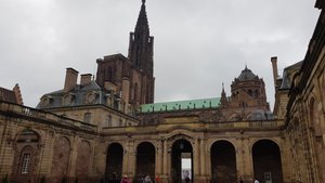 Palais Rohan und Katedrale.