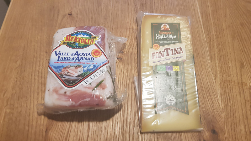 Meine Mitbringsel: Speck und Käse aus dem Aostatal.