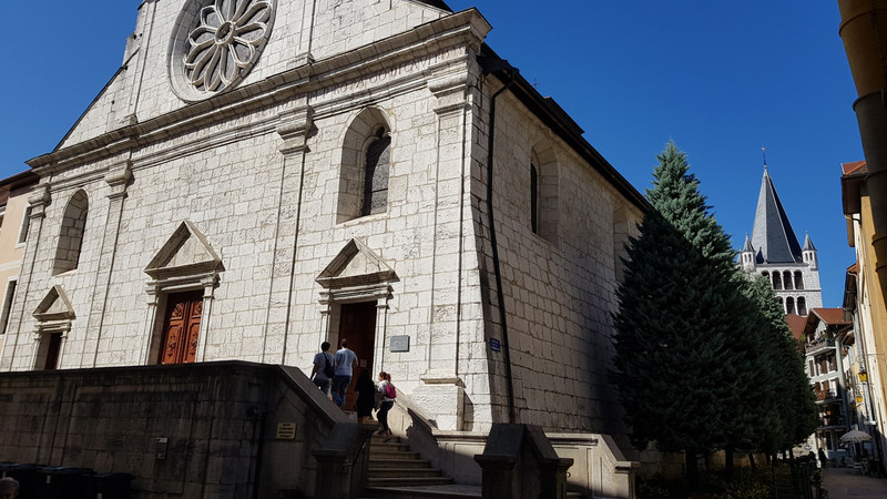 Eine der Kirchen in Annecy.
