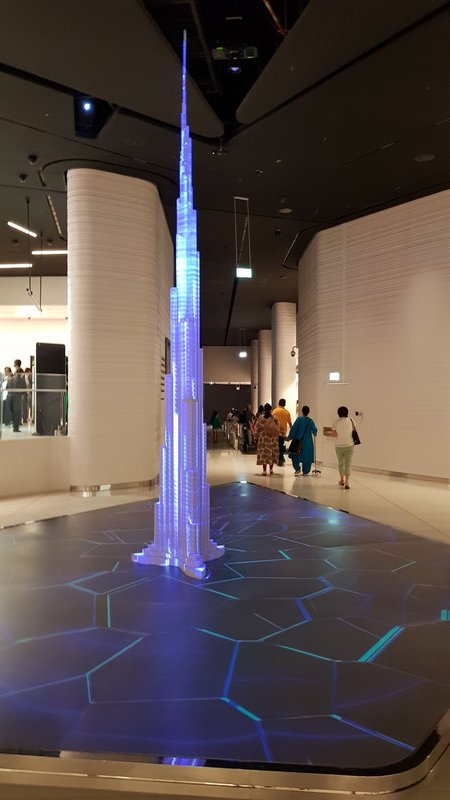 Dubai Mall.