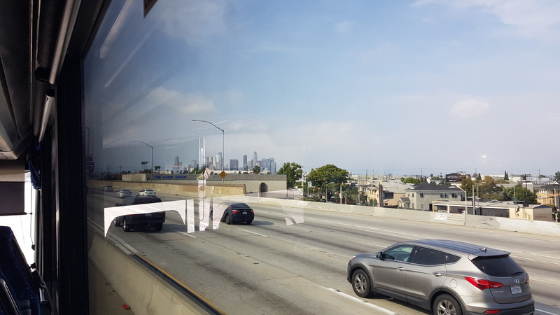 Fahrt vom Flughafen ins Stadtzentrum von Los Angeles.