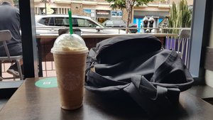 Im Starbucks im Gaslamp Quarter gibt es wieder Plastik-Strohhalme.