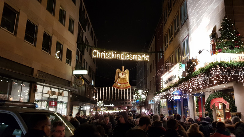 Besuch des Nürnberger Christkindlesmarkts.