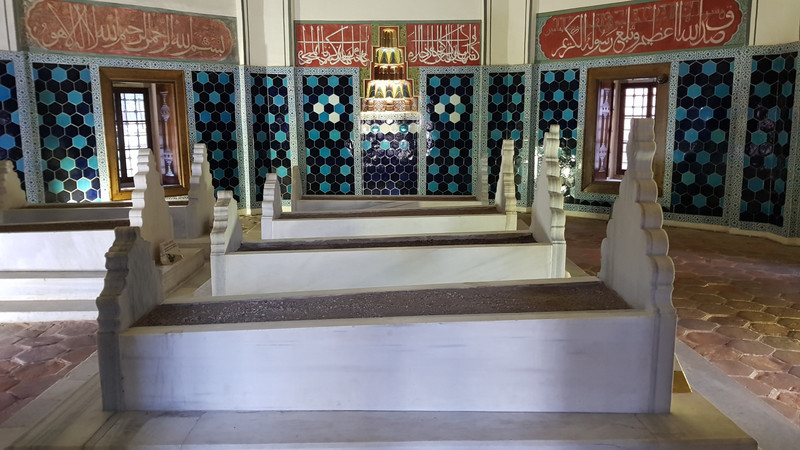 Der Muradiye Komplex mit den Sultansgräbern.