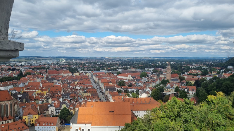 Spaziergang durch Landshut mit Burg Trausnitz.