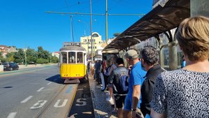 Spaziergang und Tramfahrt durch Lissabon.
