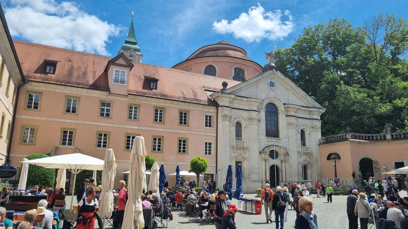 Besuch von Kloster Weltenburg und Kelheim.