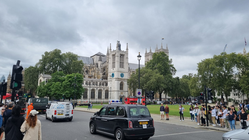 Spaziergang von Westminster zum Buckingham Palace - Westminster Abbey.