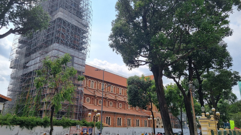 Spaziergang durch Saigon - die Katedrale.