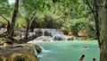 Kuang Si Wasserfälle.