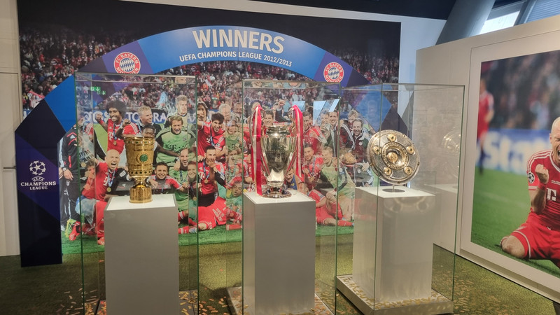 Besuch des Bayern München Museums in der Allianz Arena.