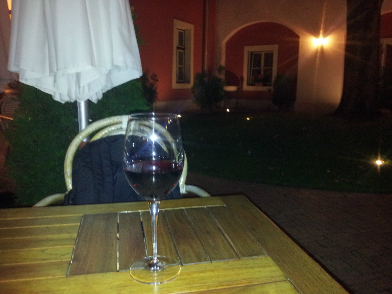Gestern Abend noch ein Glas Wein oder zwei im Innenhof meines Hotels