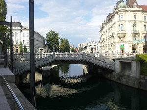 Die Dreifachbrücke im Herzen von Ljubljana