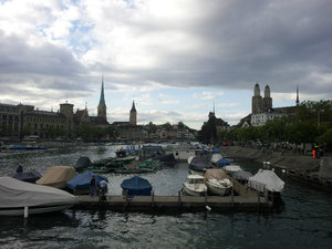 Limmat, einer der Flüsse durch Zürich