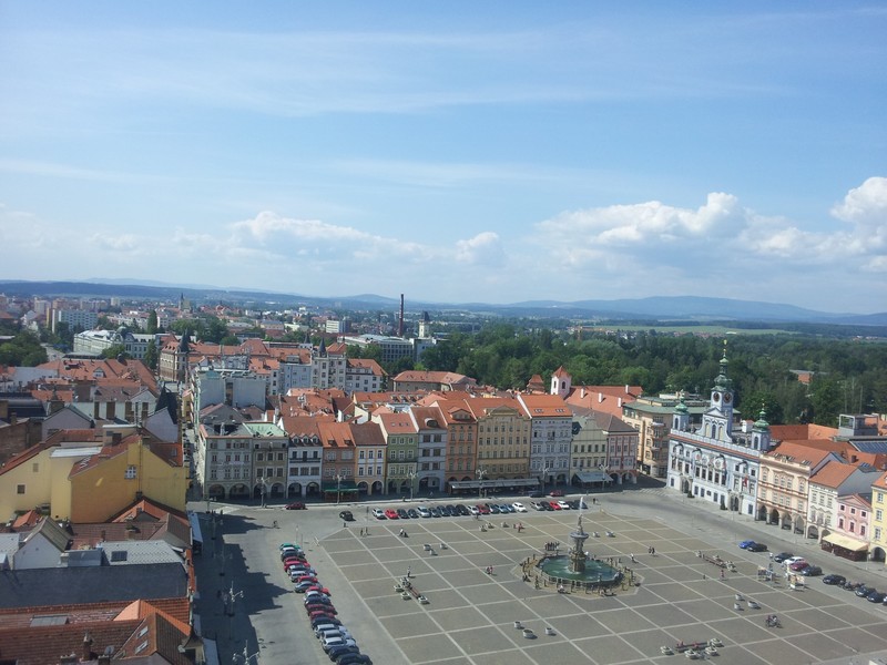 Blick vom Schwarzen Turm auf den Marktplatz von Budweis.