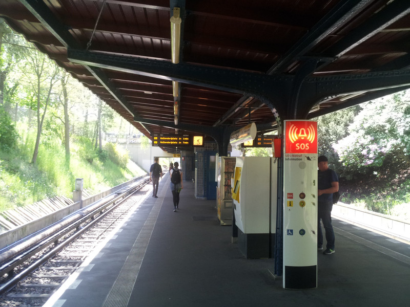 Der oberirdisch gelegene U-Bahnhof.