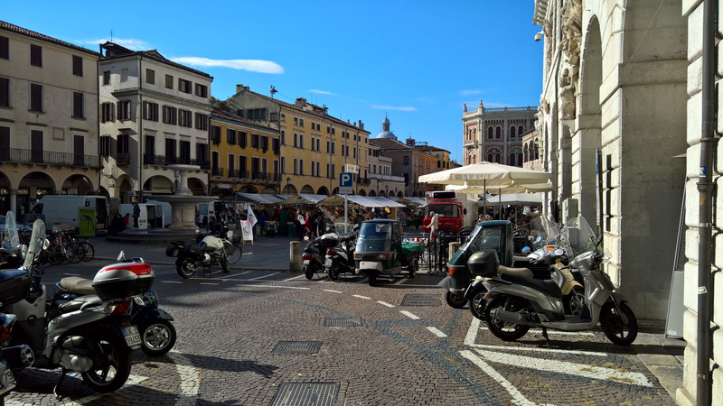Markt am Piazza delle Erbe.