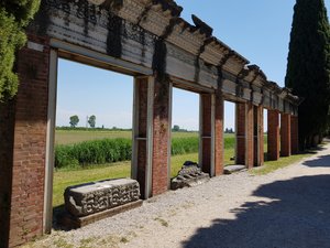 Die römischen Ruinen von Aquileia.