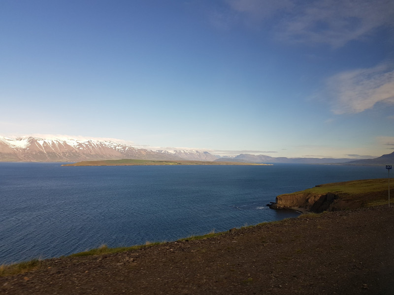 Der Eyjafjördur ist der längste Fjord Islands.