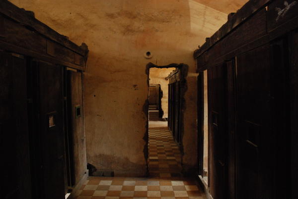 Torture chambers at Toel Slong