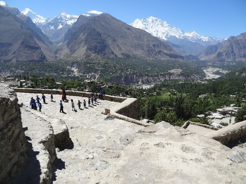 Alto fort commanded Hunza valley.