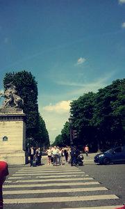 the road around the Place De La Concorde.