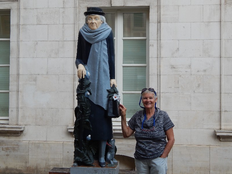 Marg with Statue of Poet