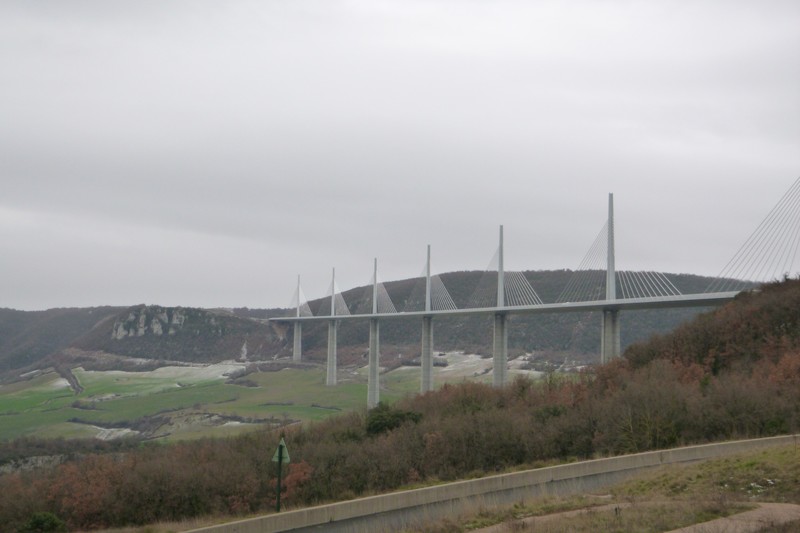 Viaduct Millau and Yeti in Snow (5)