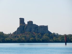 Rhone Castles and Views (1)