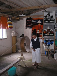 Weaving workshop near Otovalo