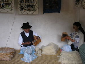 Weaving workshop near Otovalo