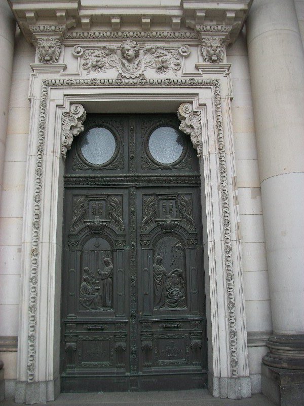 doors to berliner dom