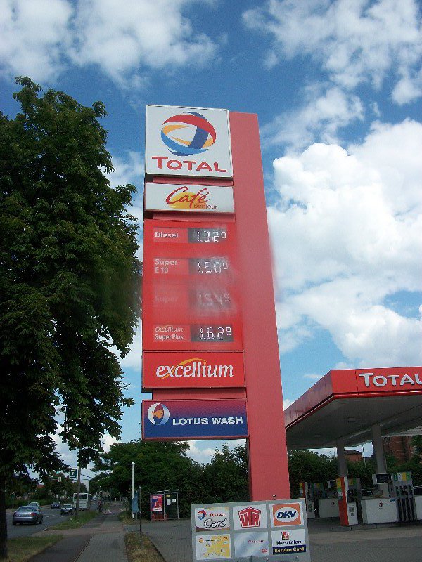 gas prices per liter
