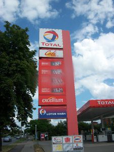 gas prices per liter