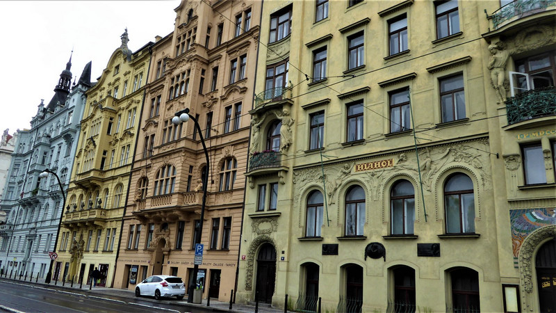 les belles façades de Prague